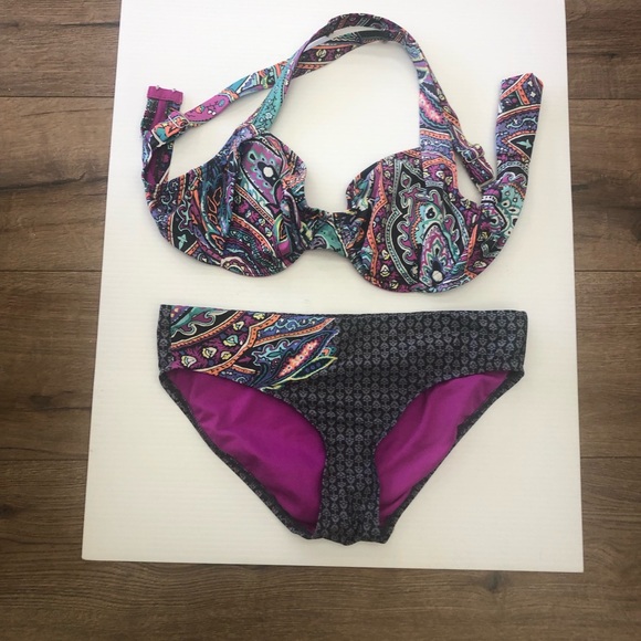 Title nine bikini top & bottom - Picture 2 of 7